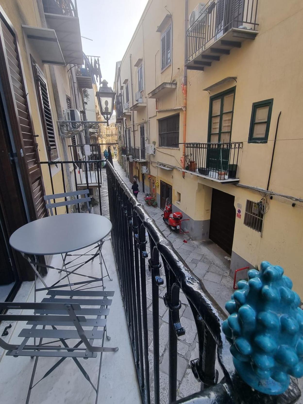 Casina Al 32 Palermo